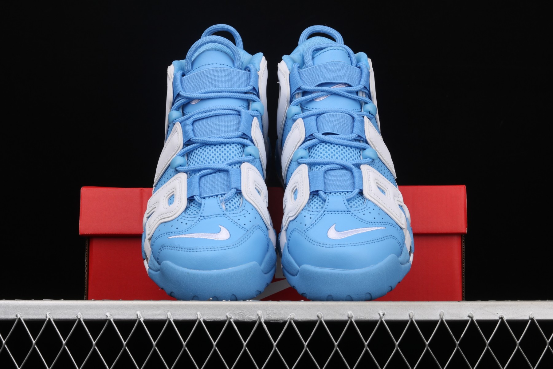 Nike Air More Uptempo “University Blue”  921948-401