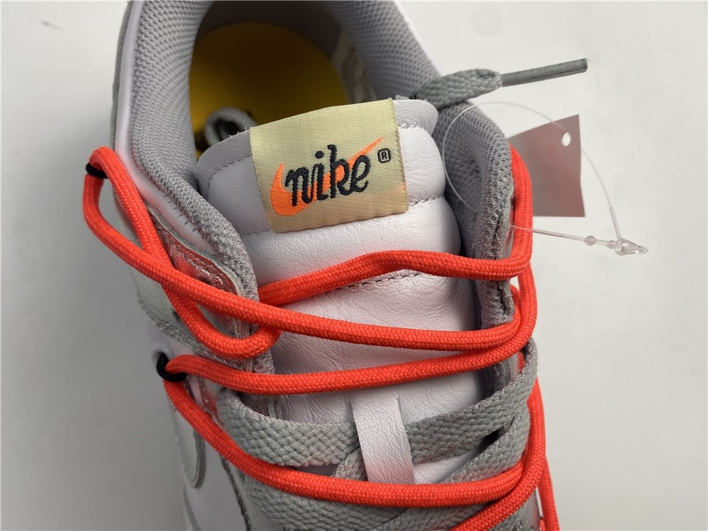 Off-White x Nike Dunk Low CT0856-800