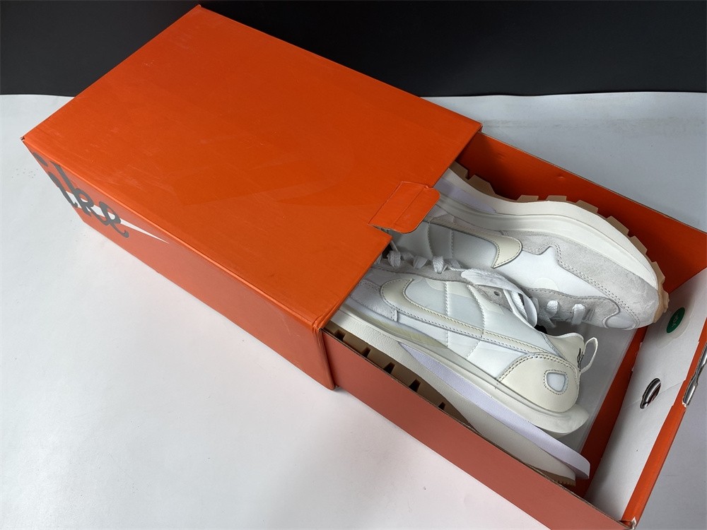 Nike regasus vaporrly SP x Sacai DD1875-100