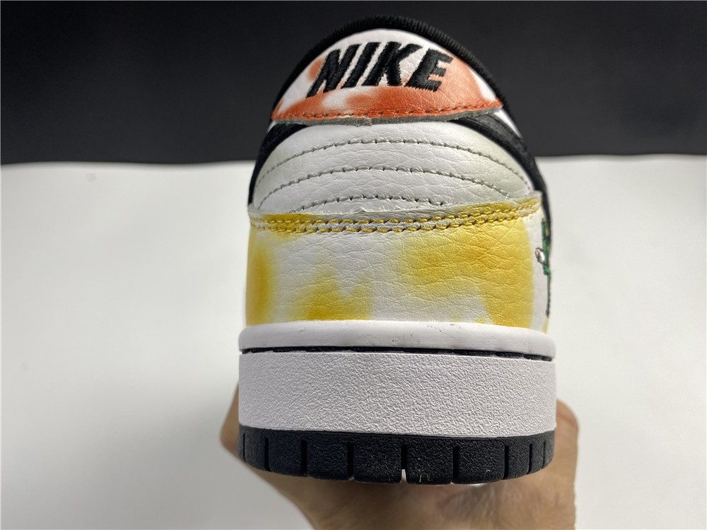 Nike SB Dunk Low“Raygun” BQ6832-101