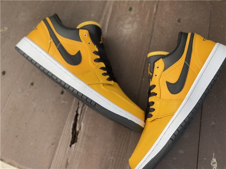 Air Jordan 1 Low
