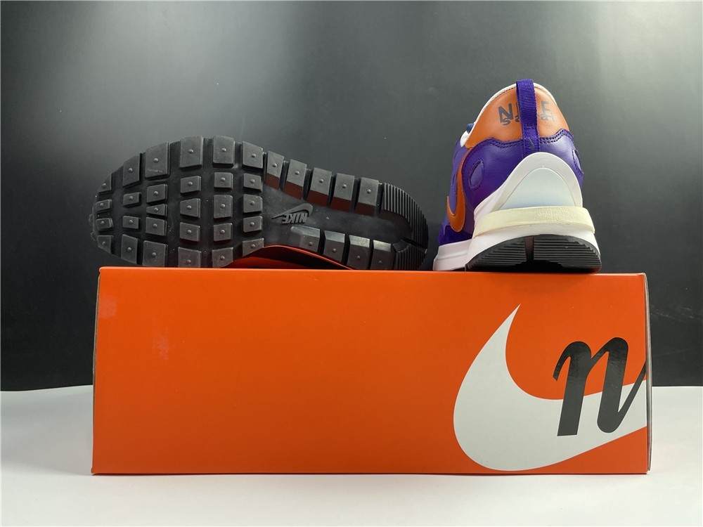 sacai x Nike VaporWaffle 3.0 P DD1875-500
