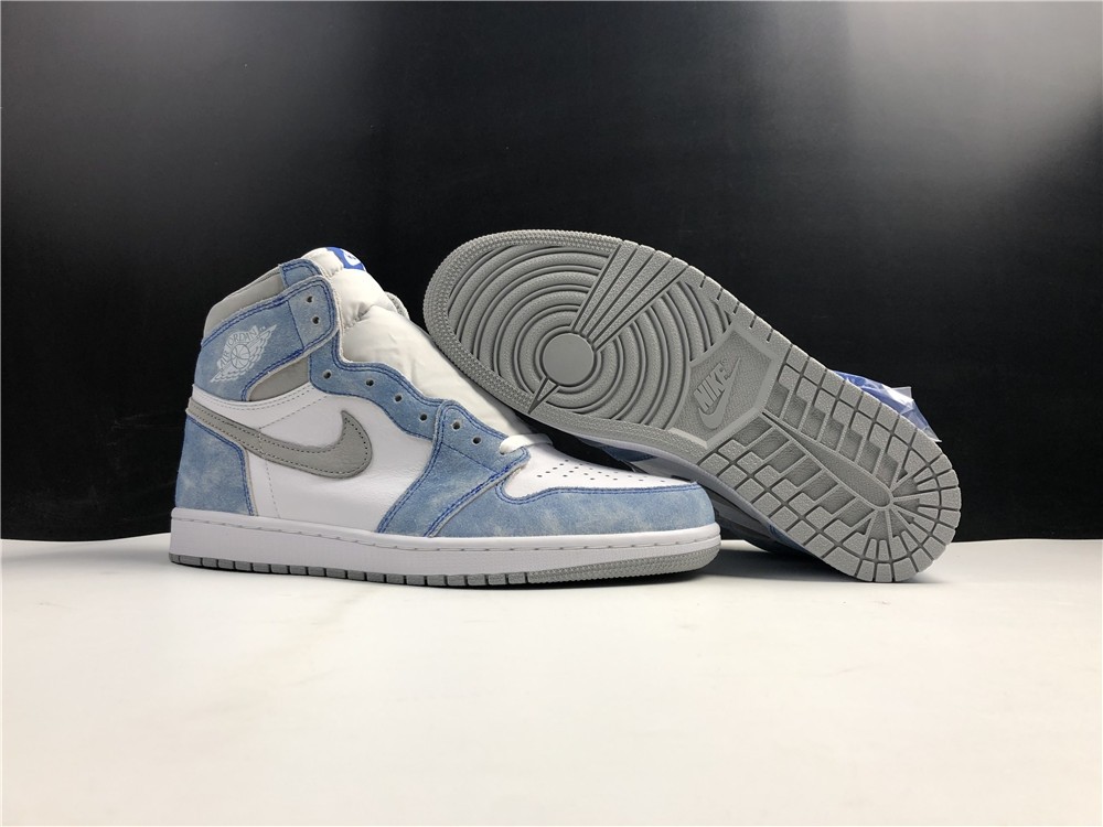 Air Jordan 1 ”Hype Royal“ 555088-402