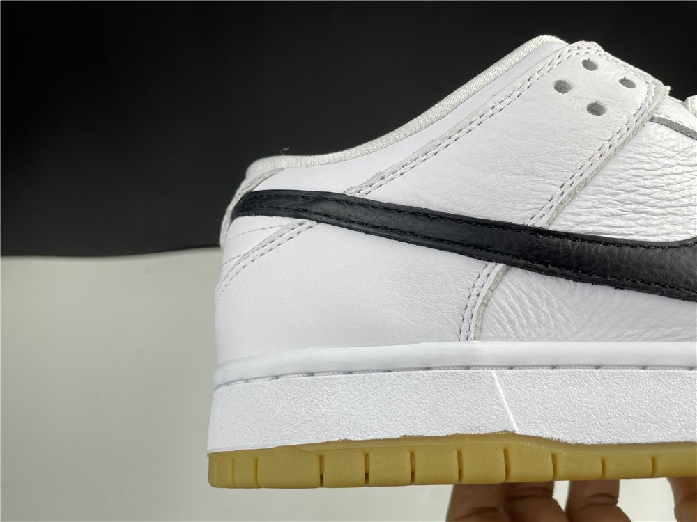 Nike SB Dunk Low “Classic Green” CD2563-100