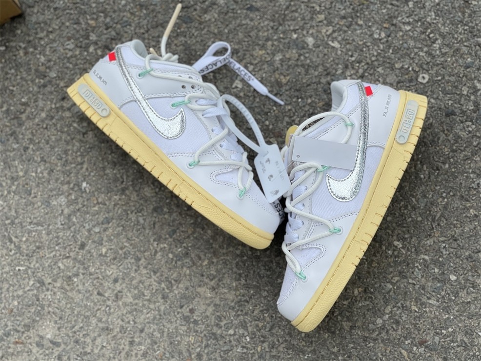 OFF-WHITE x Futura x Nike Dunk Low DM1602-127