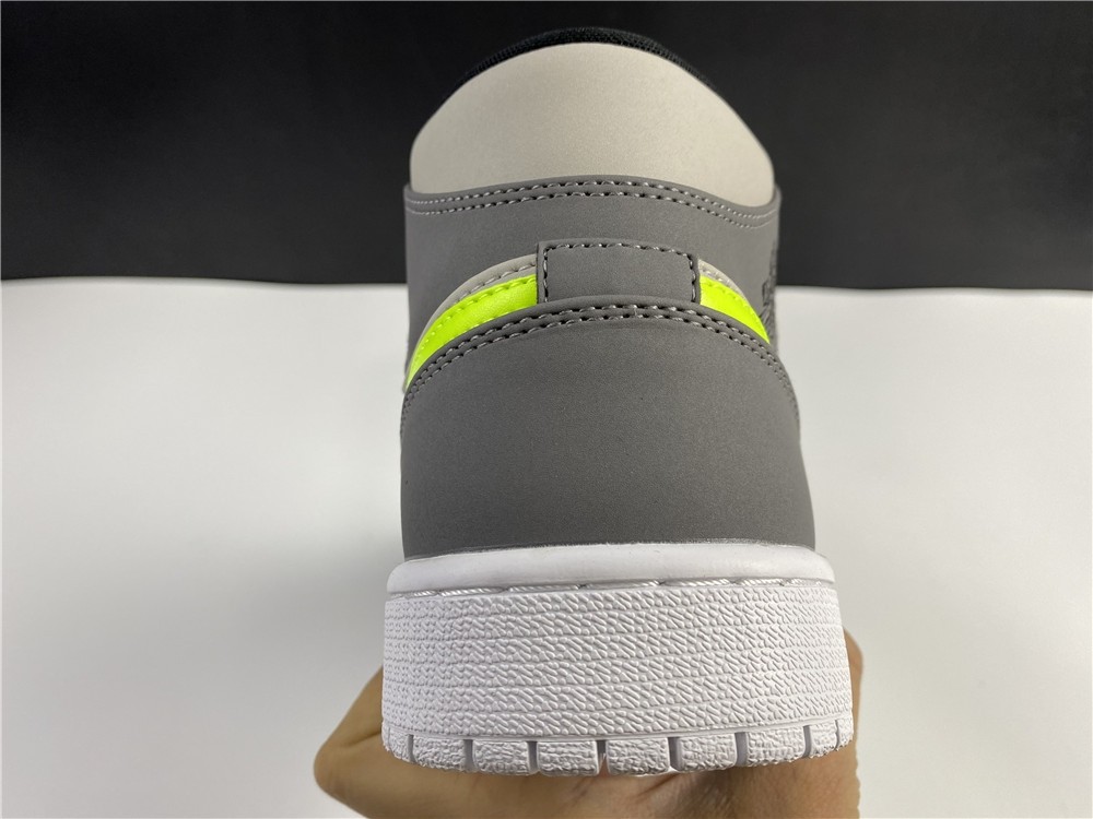 Air Jordan 1 mid AJ1 554724-072