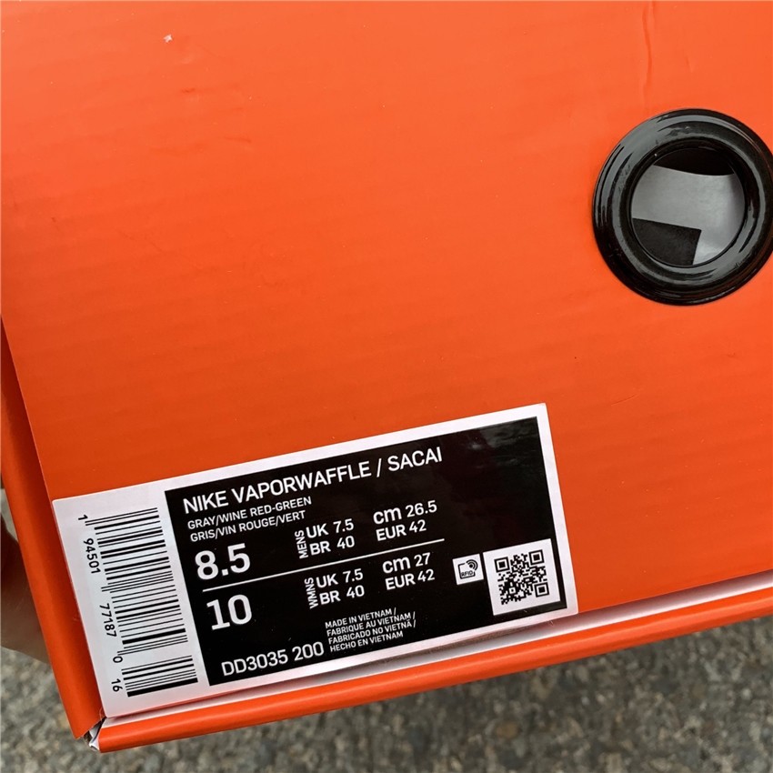 Nike Vaporwaffle sacai Villain Red Neptune Green DD3035-200