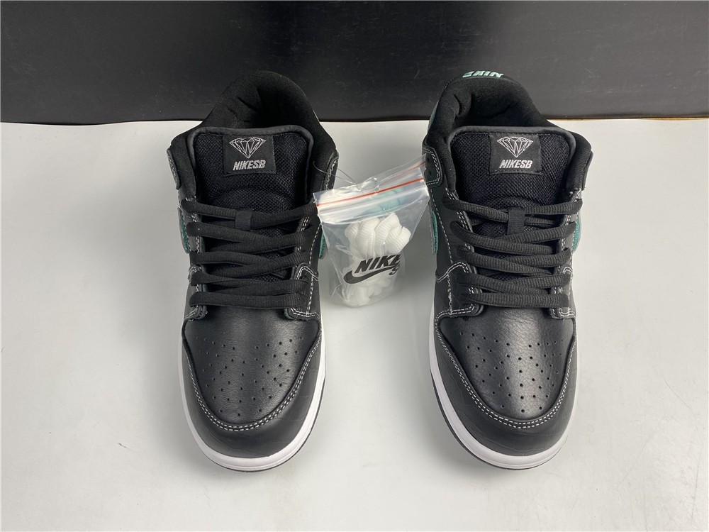 Nike SB Dunk Low BV1310-001