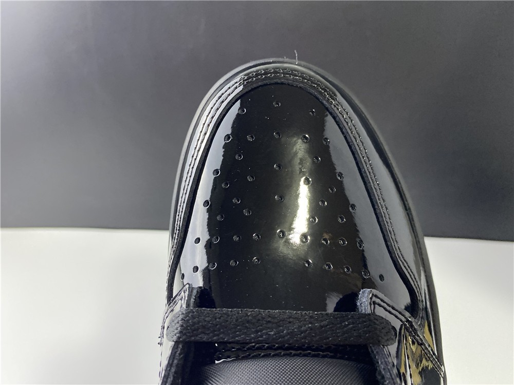 AIR JORDAN 1 RETRO HIGH BLACK METALLIC GOLD (2020) 555088-032