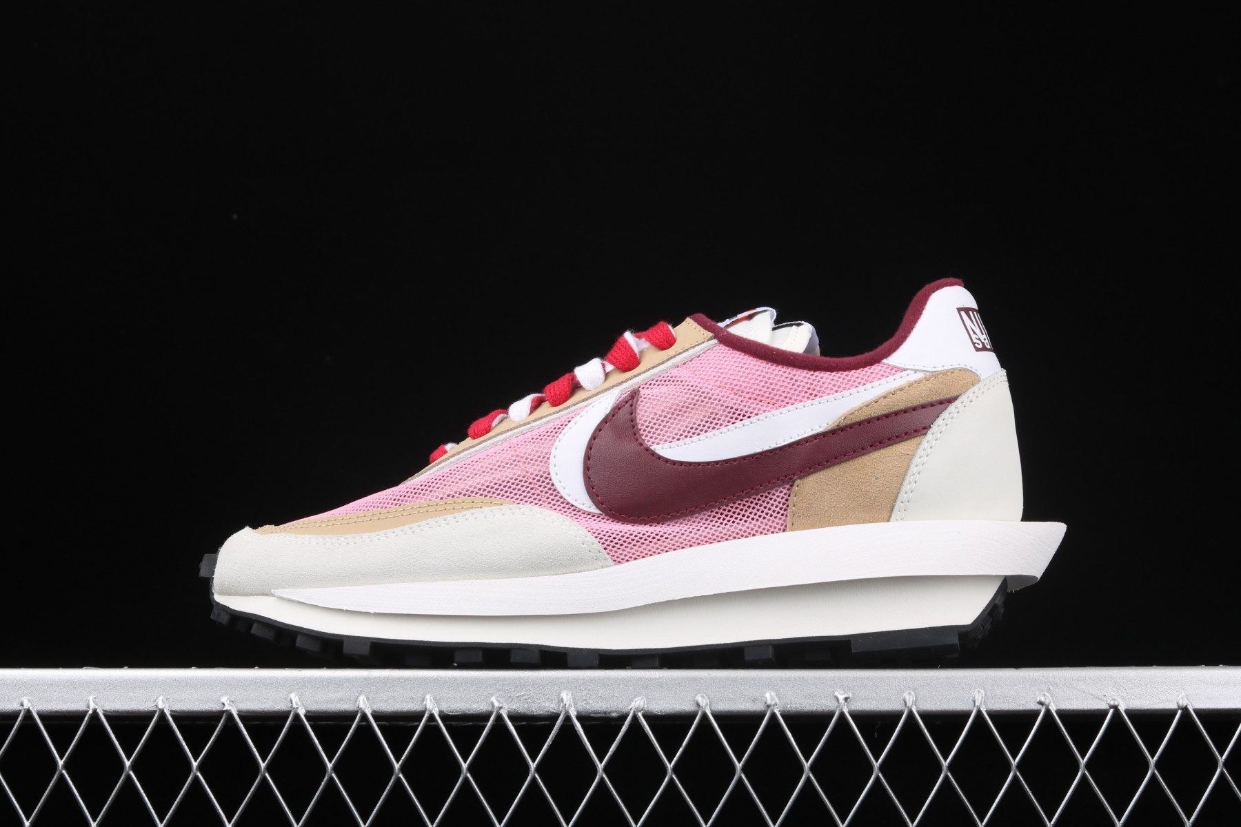 Sacai x Nike LDV Waffle pink BV0073-500