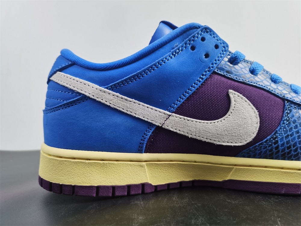Undefeated Nike Dunk Low Dunk vs AF1 DH6508-400