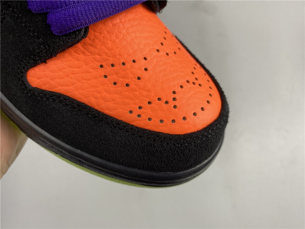 Nike SB Dunk Low “Night of Mischief” BQ6817-006