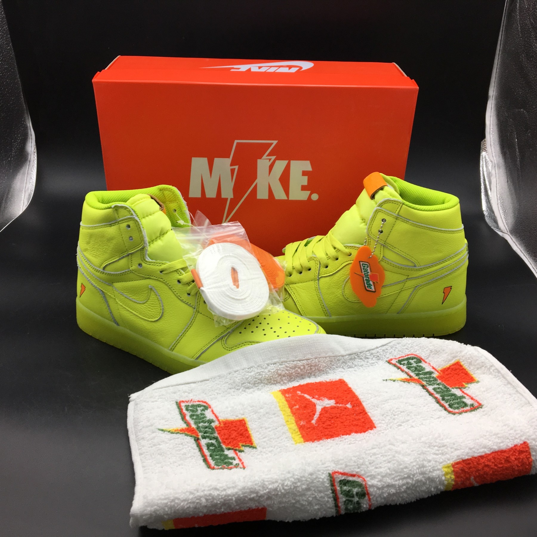 AIR JORDAN 1 RETRO HI “Gatorade”  Cyber mens AJ5997-345
