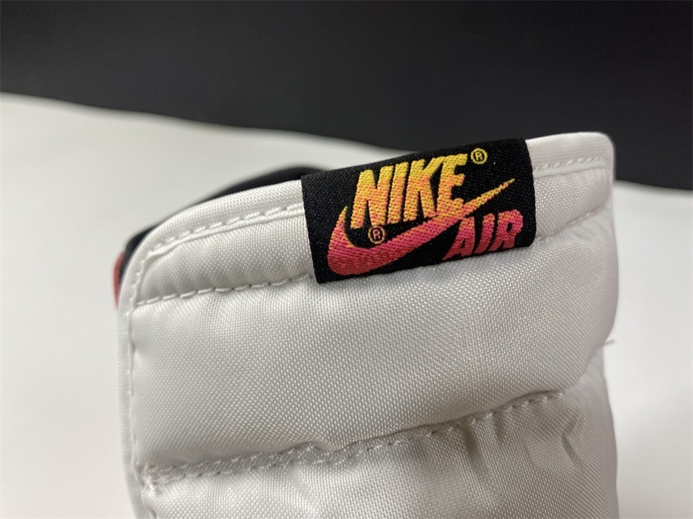 Air Jordan 1 High OG“Light Fusion Red” 555088-603