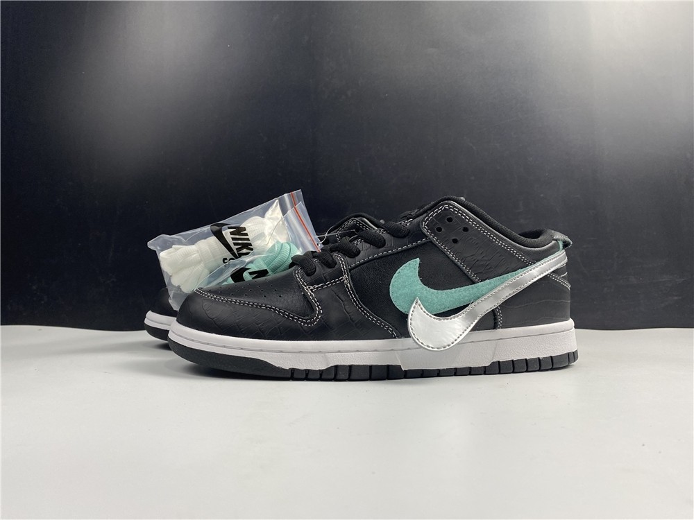 Nike SB Dunk Low BV1310-001