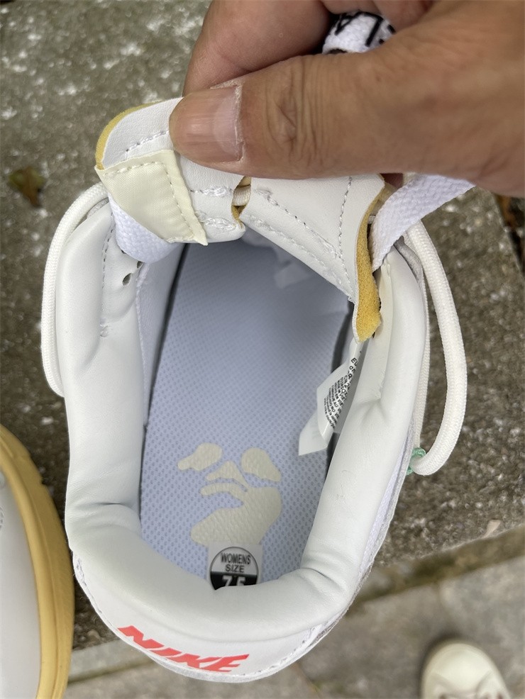 OFF-WHITE x Futura x Nike Dunk Low DM1602-127