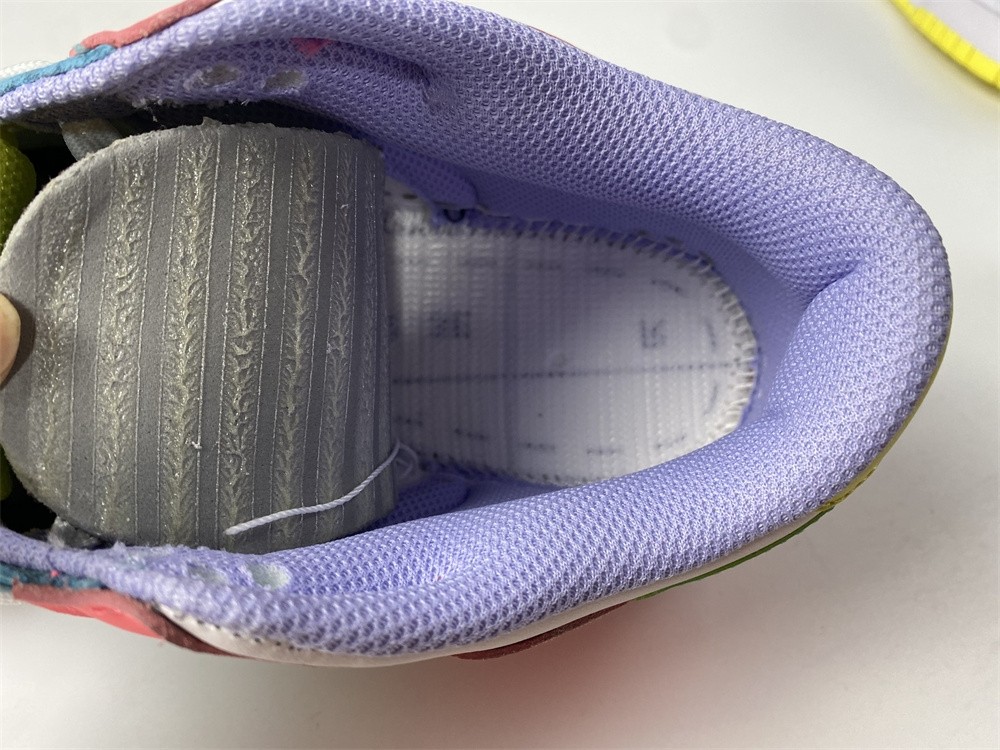 Nike Dunk Low SE Easter DD1872-100