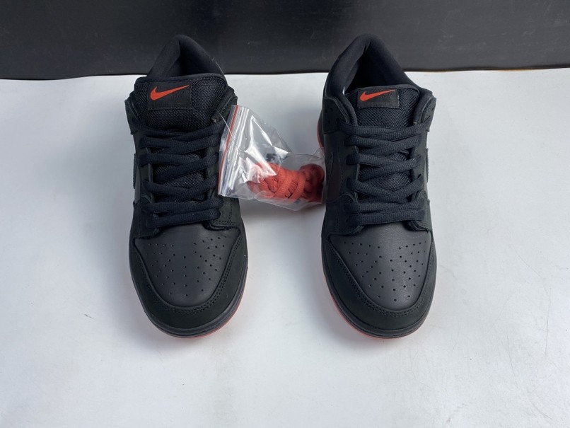 NIKE SB DUNK LOW TRD QS 883232-008