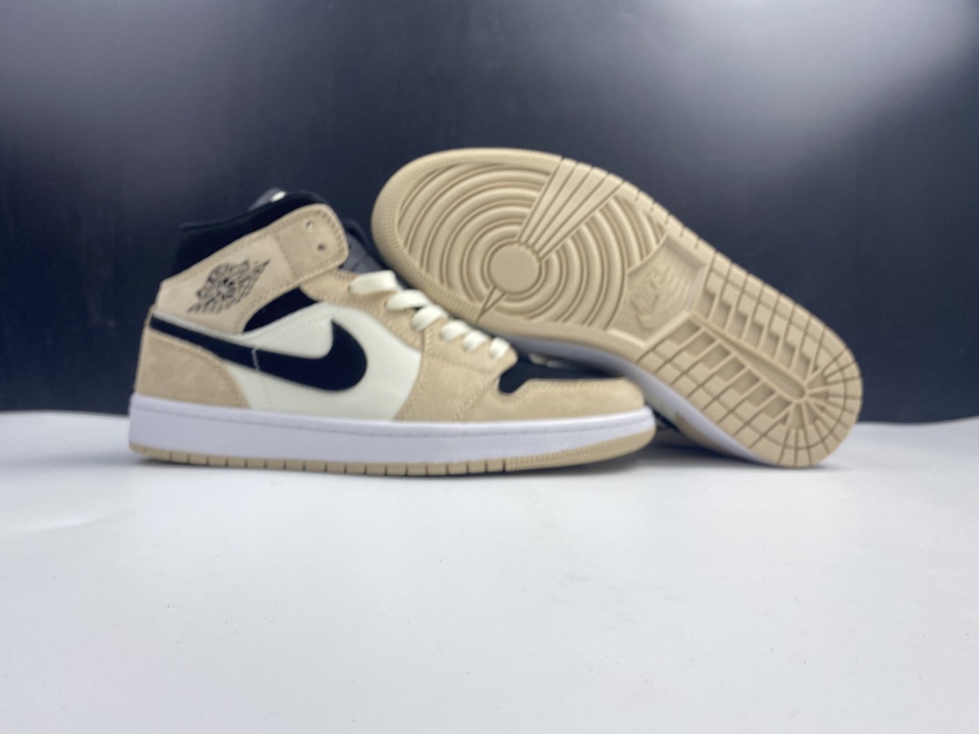 Air Jordan 1 Mid BQ6472-800