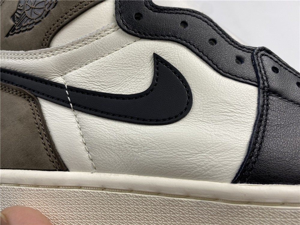 Air Jordan 1 High OG “Dark Mocha" 555088-105