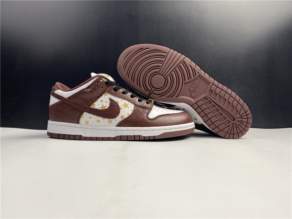 S*p*e x Nike SB Dunk Low DH3228-100