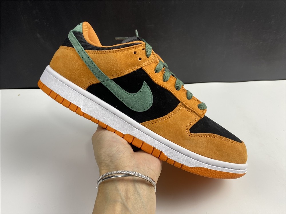 Nike Dunk Low SP “Ceramic” DA1469-001