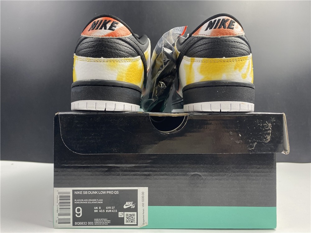 Nike SB Dunk Low“Raygun” BQ6832-001
