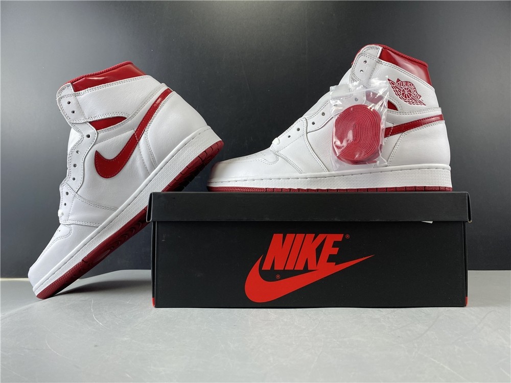 AIR JORDAN 1 RETRO HIGH OG “METALLIC RED” 555088-103