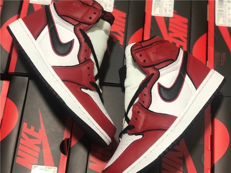 Air Jordan 1 Bloodline 2.0 555088-129