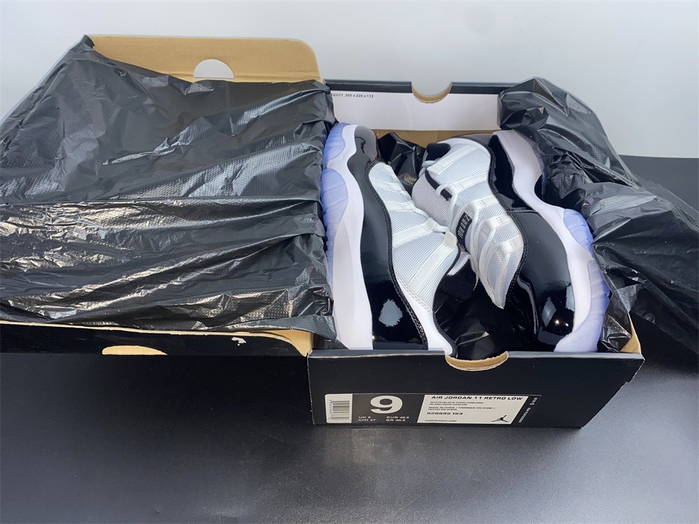 AIR JORDAN 11 RETRO LOW "CONCORD" BLACK/ WHITE mens 528895-153