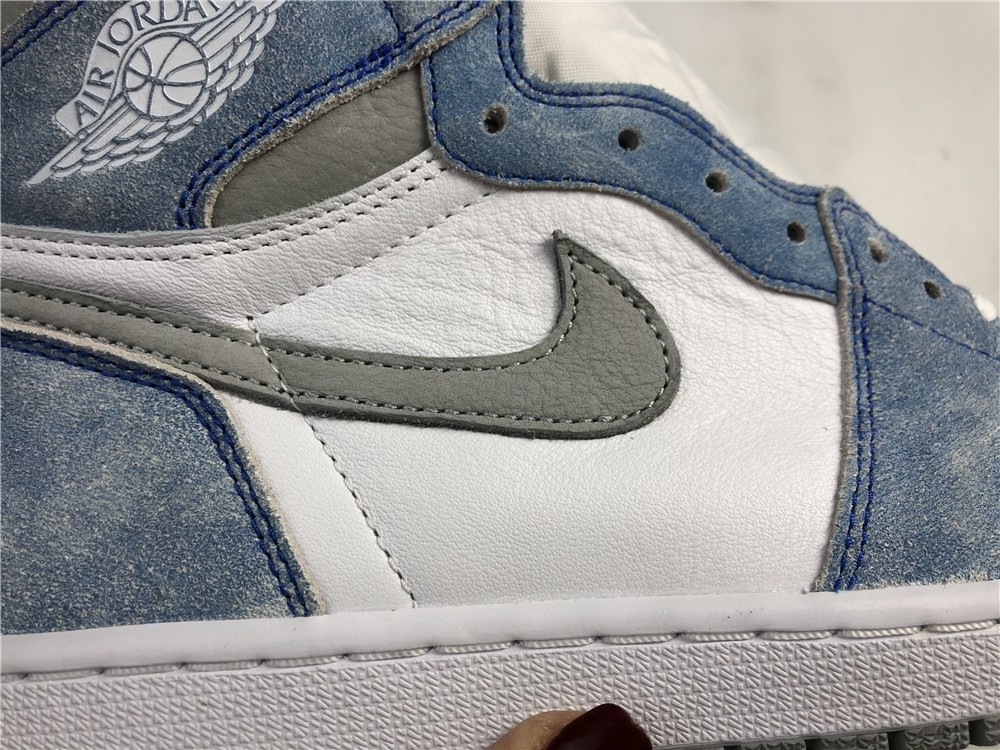 Air Jordan 1 ”Hype Royal“ 555088-402