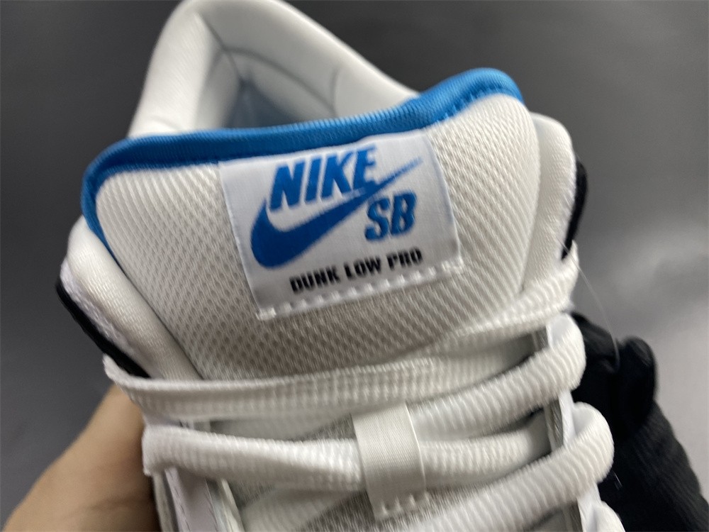 Nike SB Dunk Low Laser Blue BQ6817-101