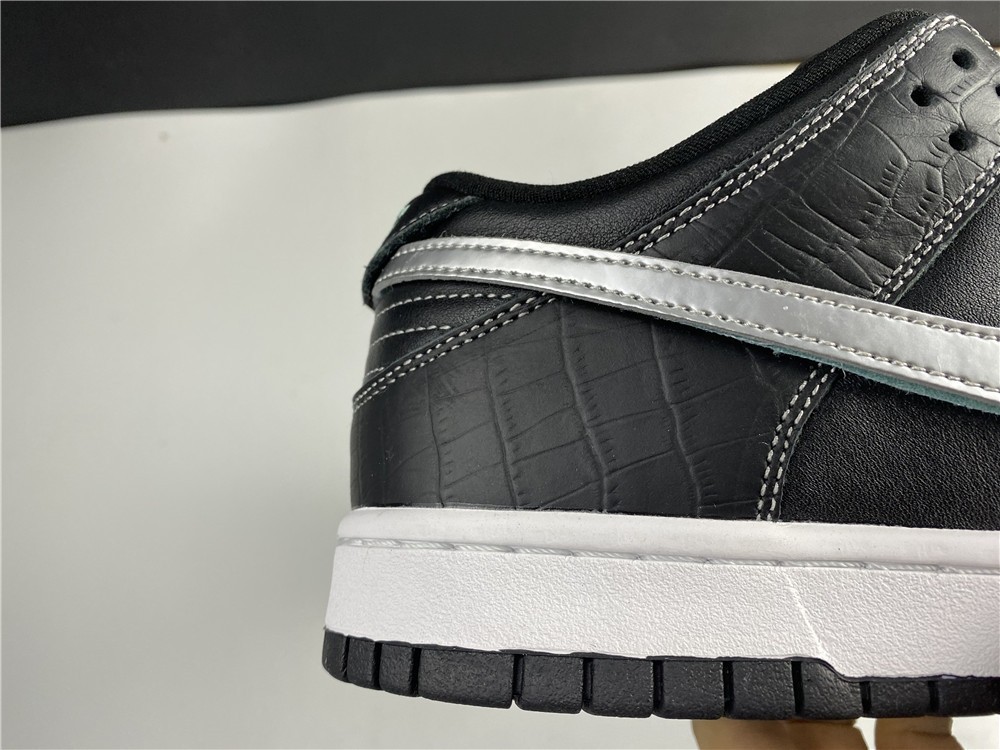 Nike SB Dunk Low BV1310-001