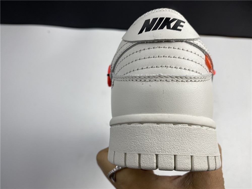 Off-White x Nike Dunk Low CT0856-900