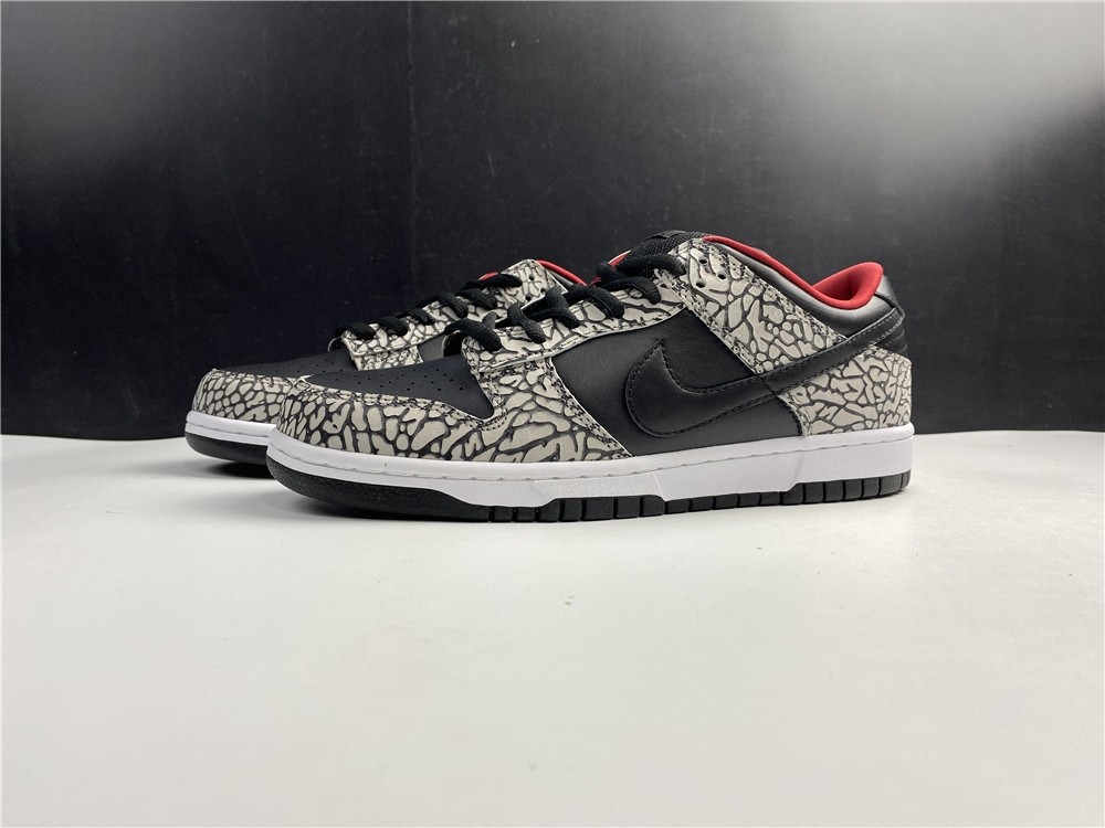 S*p*e × Nike SB Dunk Low “Black Cement" 304292-131