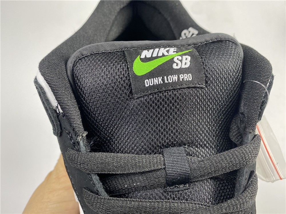 Nike SB Dunk Low Panda Pigeon BV1310-013