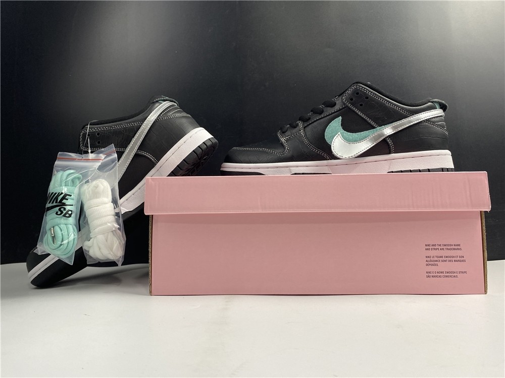 Nike SB Dunk Low BV1310-001