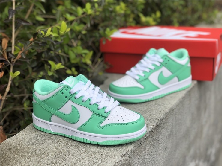 Nike Dunk Low “Green Glow” DD1503-105