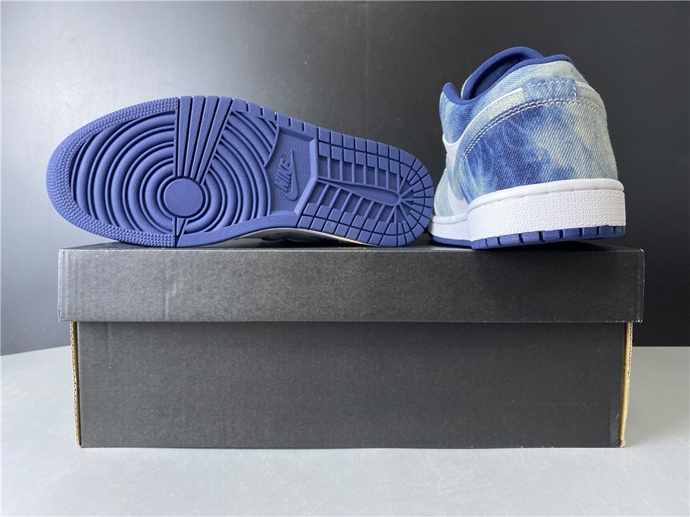 Air Jordan 1 Low CZ8455-100