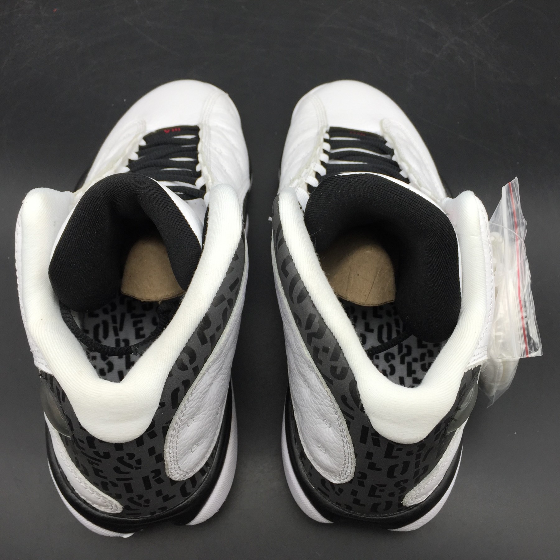 AIR JORDAN 13 RETRO SNGL DAY "LOVE AND RESPECT" black/ white mens 888164-112