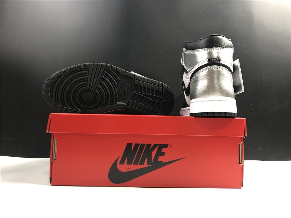 Air Jordan 1 High OG WMNS “Silver Toe” CD0461-001