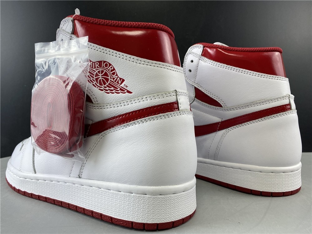AIR JORDAN 1 RETRO HIGH OG “METALLIC RED” 555088-103