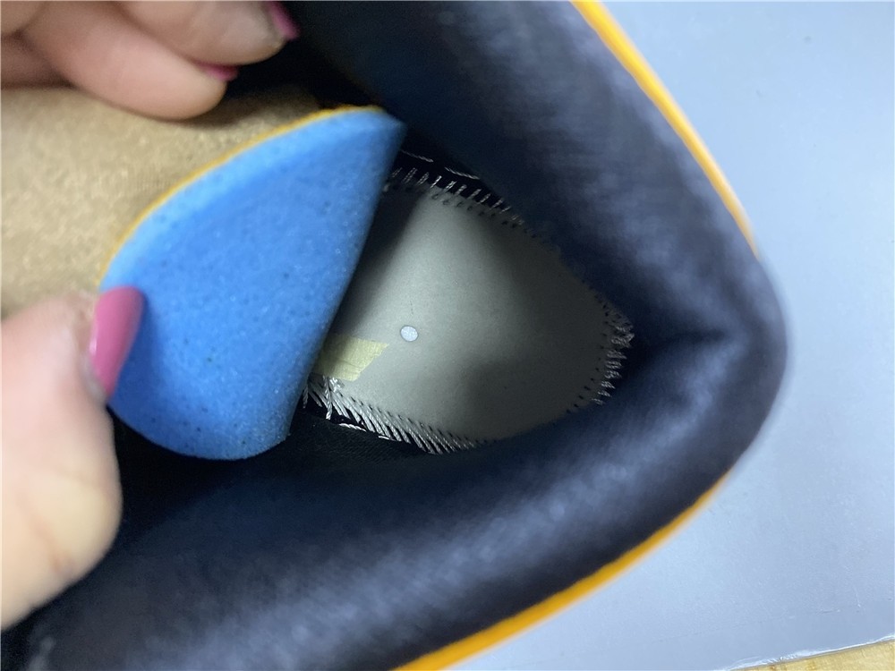 Air Jordan 1 Mid  SE CV5276 107