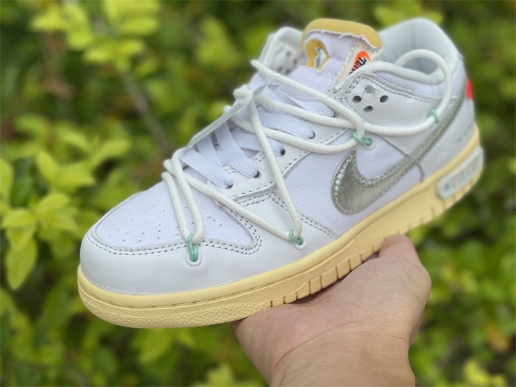 OFF-WHITE x Futura x Nike Dunk Low DM1602-127
