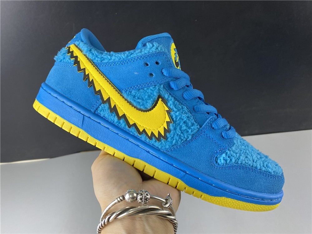 Grateful Dead x Nike SB Dunk Low CJ5378-400