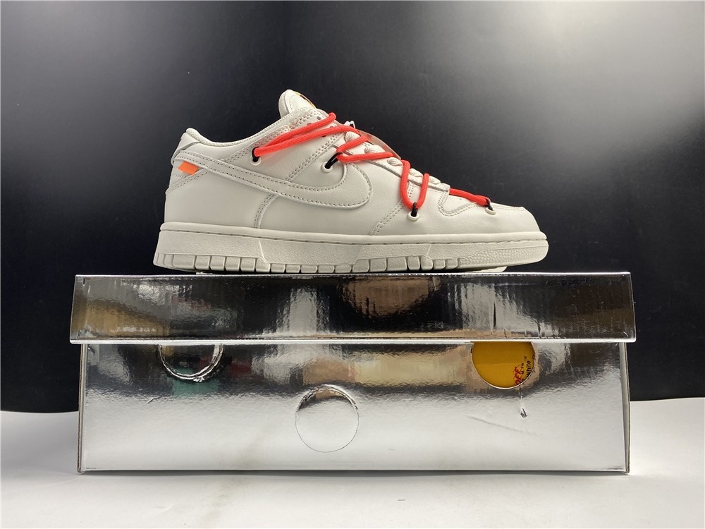 Off-White x Nike Dunk Low CT0856-900