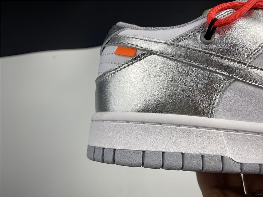 Off-White x Nike Dunk Low CT0856-800