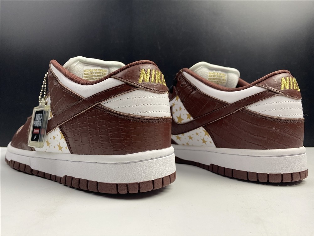 S*p*e x Nike SB Dunk Low DH3228-100