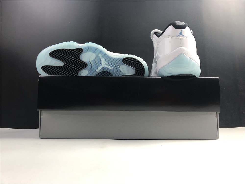 Air Jordan 11 Low”Legend Blue“ AV2187-117