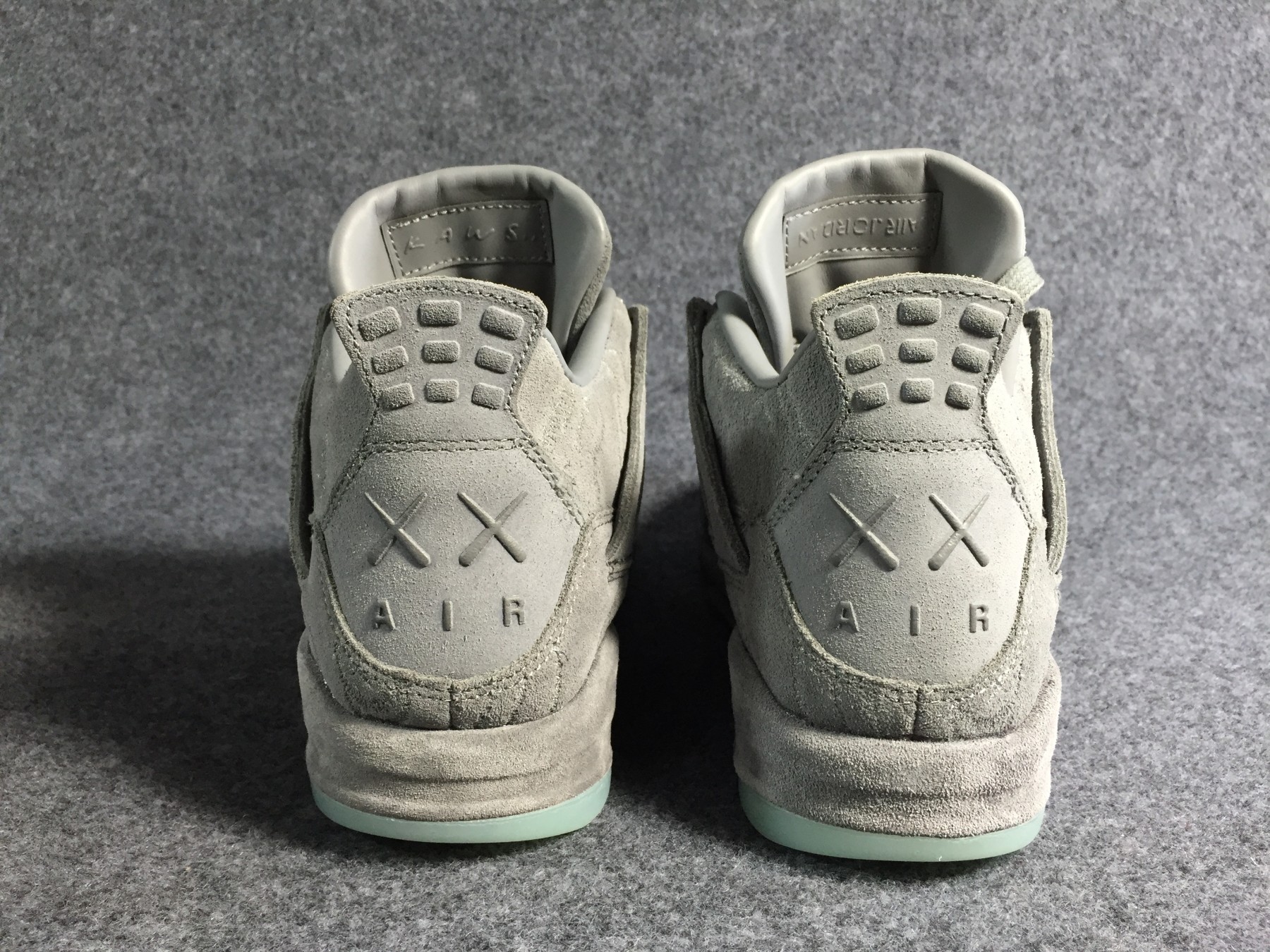 Nike Air Jordan 4 retro kaws cool grey 930155 003